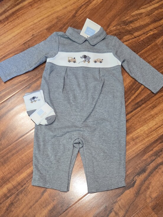 Janie and Jack Other - Janie and Jack NWT 3-6 Month Gray Romper w/ Toy Animal Embroidery & Socks